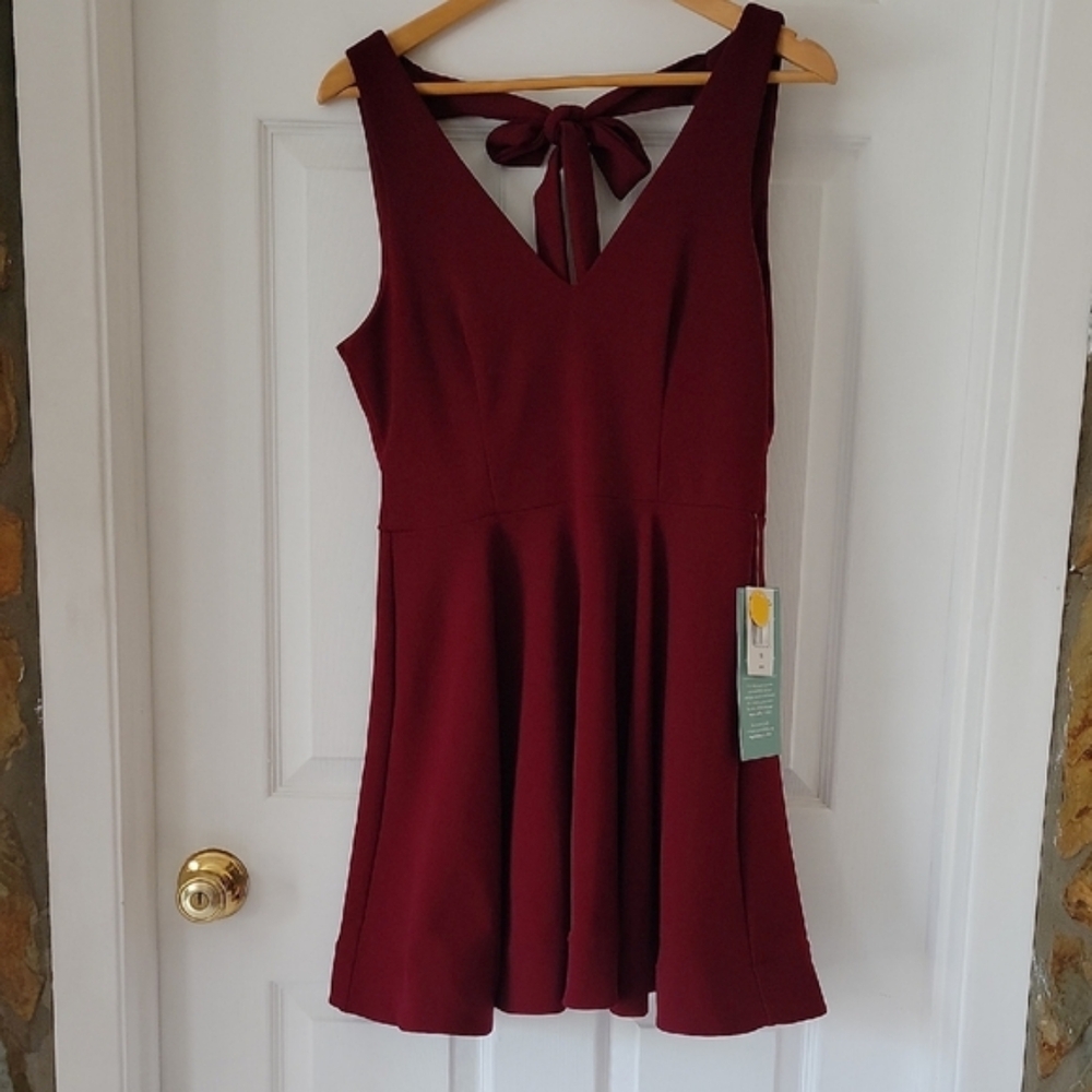B. Smart Burgundy Cocktail Sleeveless Dress New With Tags Size 11